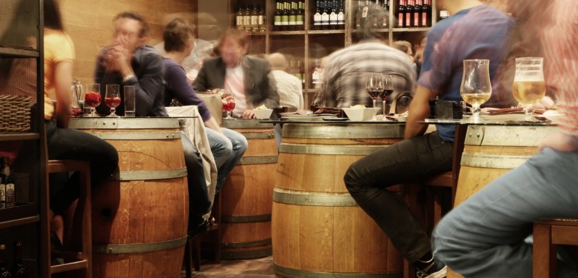 Los españoles son los europeos que más van a comer a los bares - Hostelería Madrid