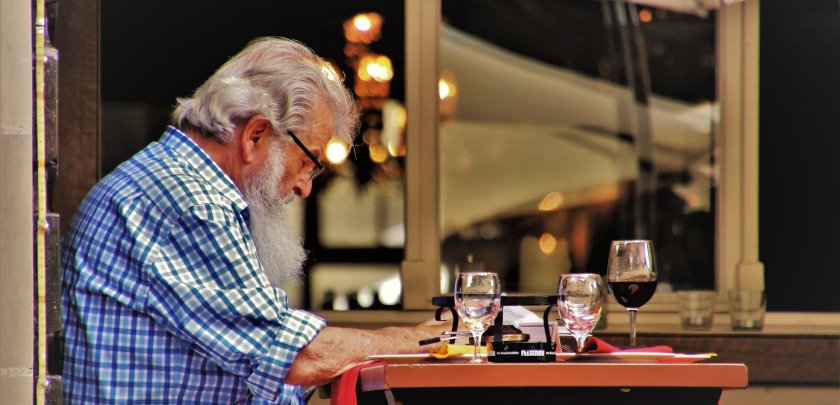 #Díadelabuelo: ¿Qué impacto económico tienen los adultos mayores en el sector hostelería? - Hostelería Madrid