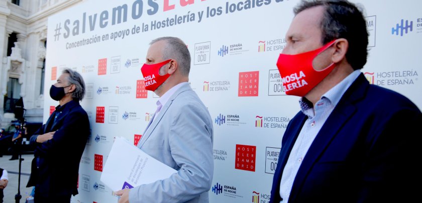 Almeida concede la bonificación del 100% de la tasa de terrazas tras la concentración de protesta de ayer - Hostelería Madrid
