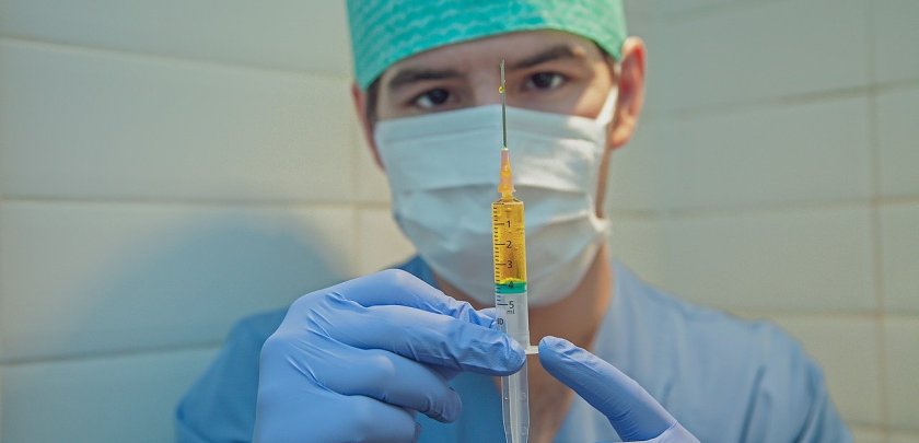 Madrid inicia la vacunación de voluntarios del primer ensayo clínico contra el COVID - Hostelería Madrid