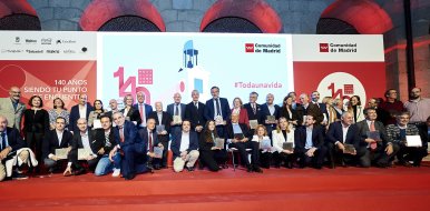 Hostelería Madrid premia a Isabel Díaz Ayuso por su apoyo a la hostelería de la región durante su mandato - Hostelería Madrid