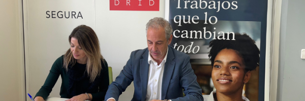 Hostelería Madrid y Fundación Tomillo firman un acuerdo para la inserción laboral de trabajadores con riesgo de exclusión