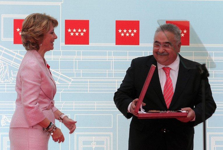 LA VIÑA recibe el Premio ‘Encomienda de Nº de la Orden del 2 de Mayo’ de manos de Esperanza Aguirre - La Viña