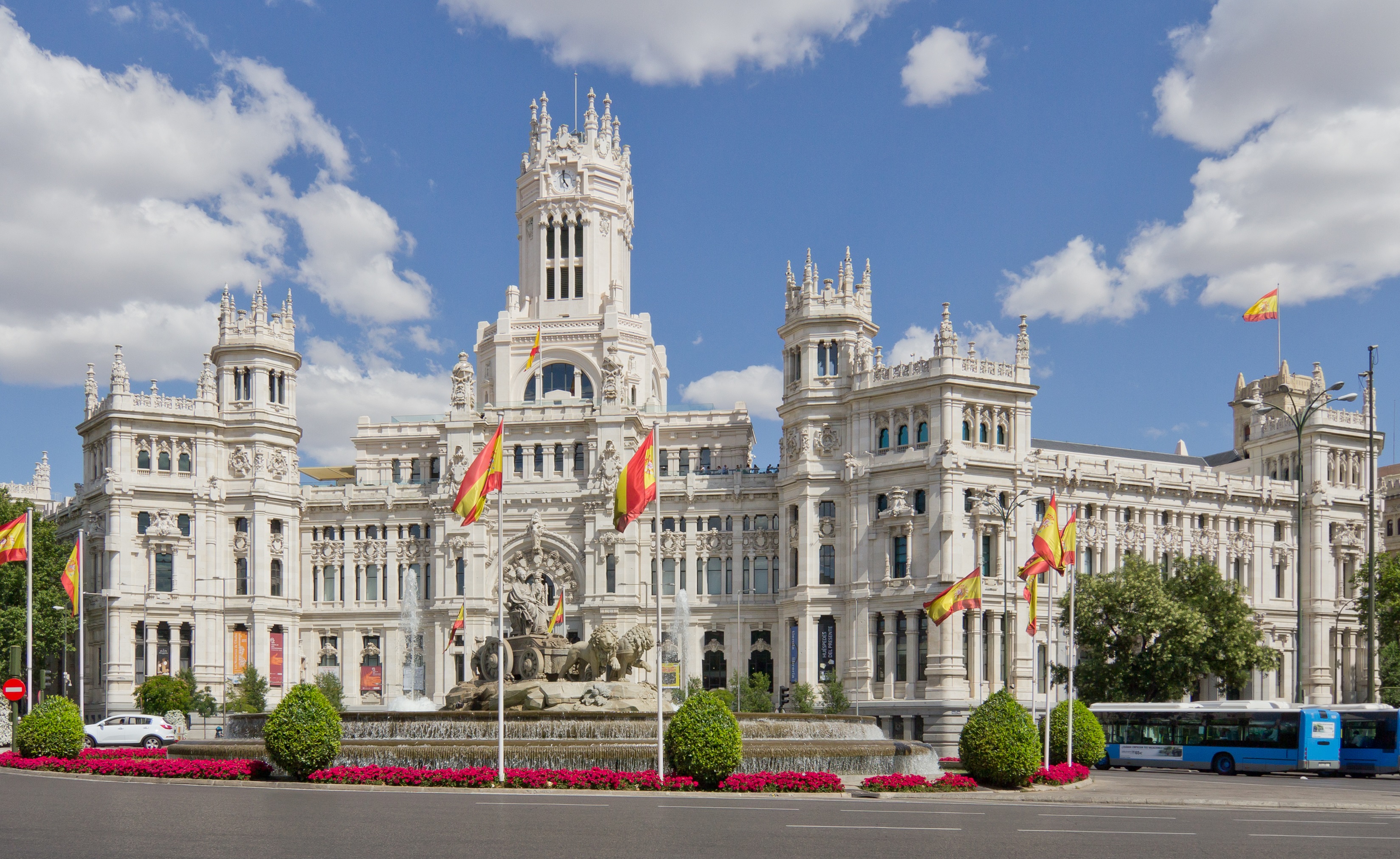 LA VIÑA defiende ante el Ayuntamiento de Madrid la lucha contra la competencia desleal, las terrazas y la promoción del turismo - La Viña
