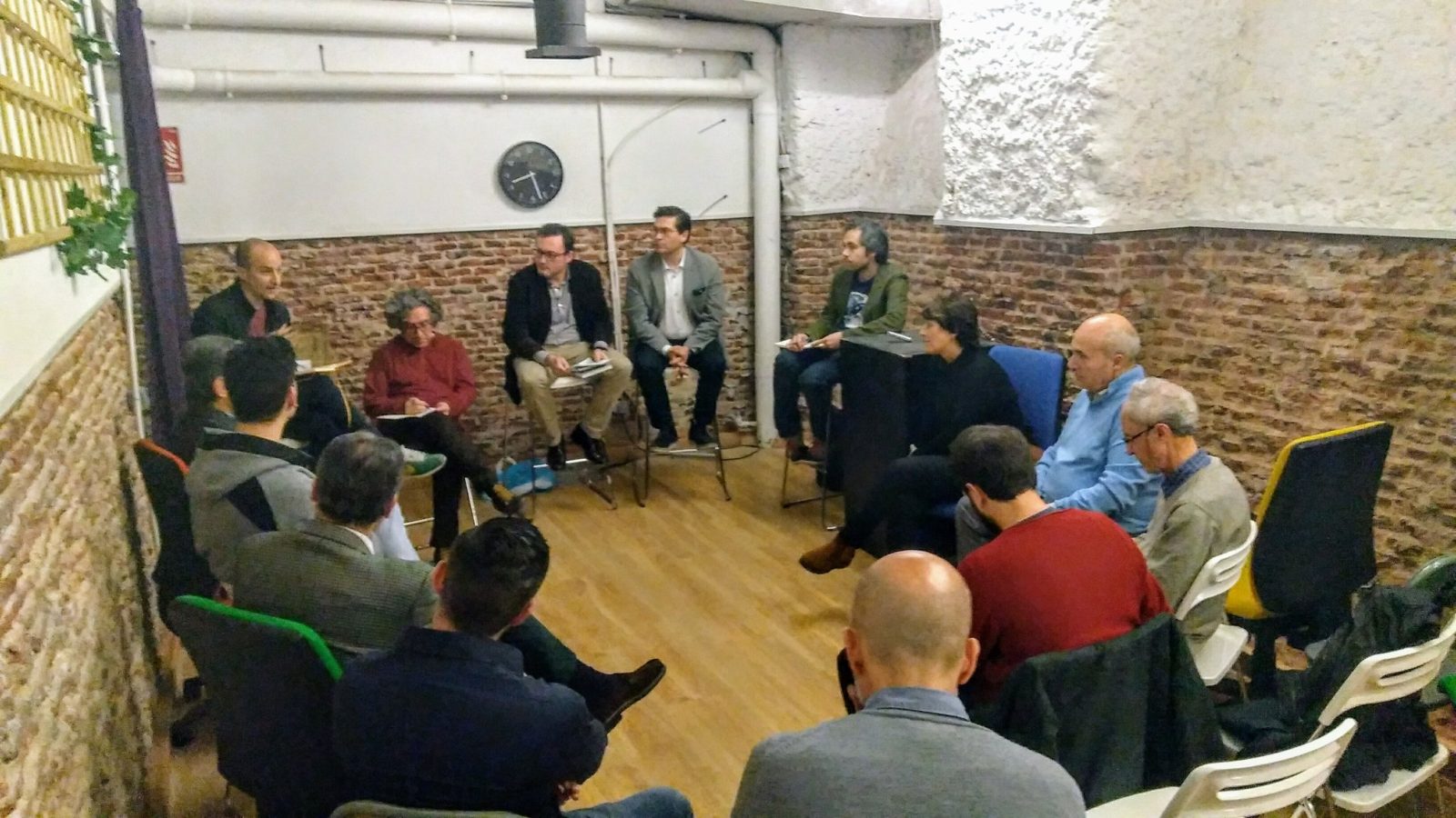 Vecinos, hosteleros y arquitectos debaten sobre el futuro de las terrazas en Malasaña - La Viña Vecinos, hosteleros y arquitectos debaten sobre el futuro de las terrazas en Malasaña - La Viña