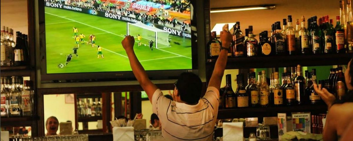 La Federación Española de Hostelería pide a Competencia que estudie la subida general de las tarifas del fútbol en los bares - La Viña