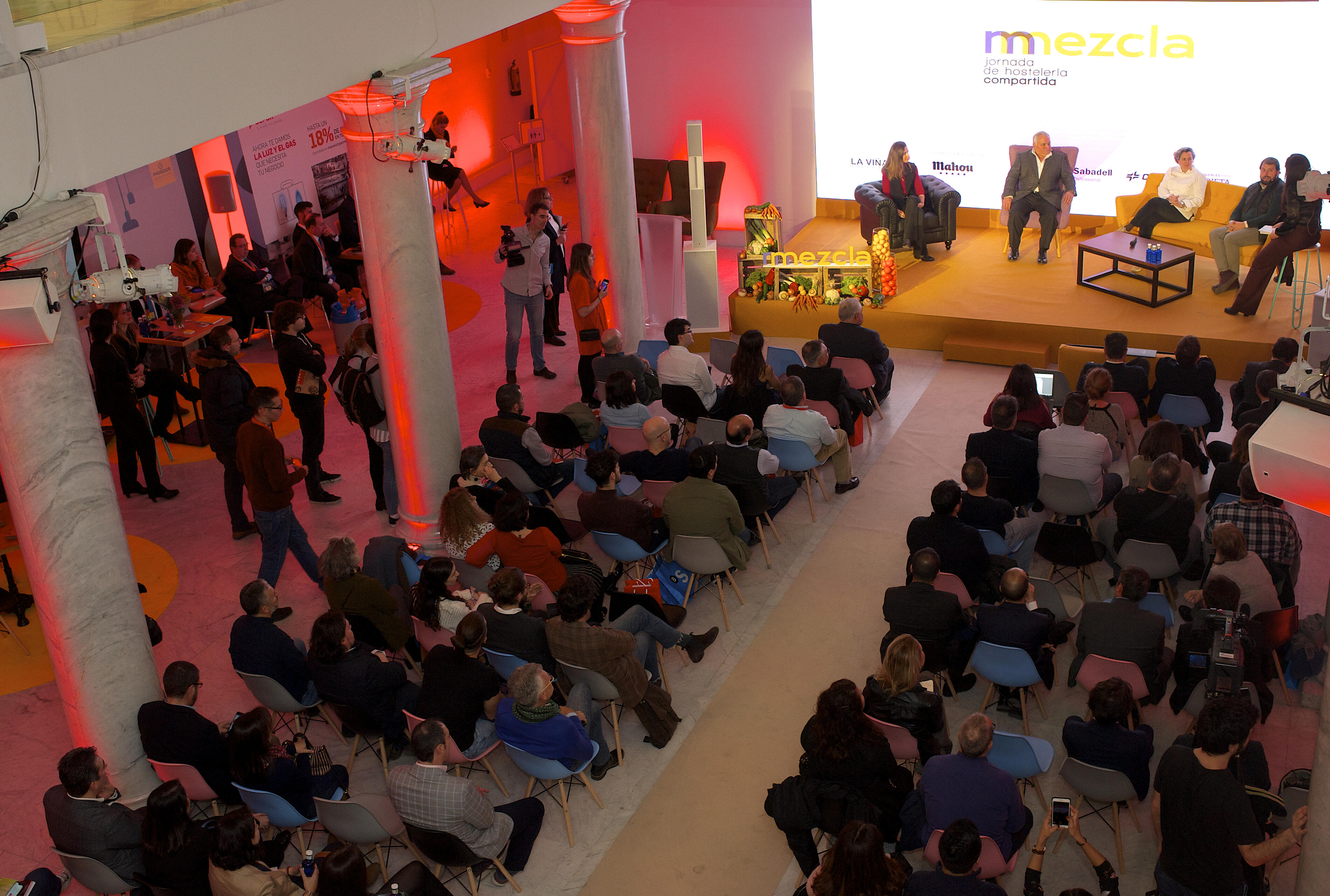 Hostelería Madrid responde al futuro del sector en la I edición de Mezcla - La Viña