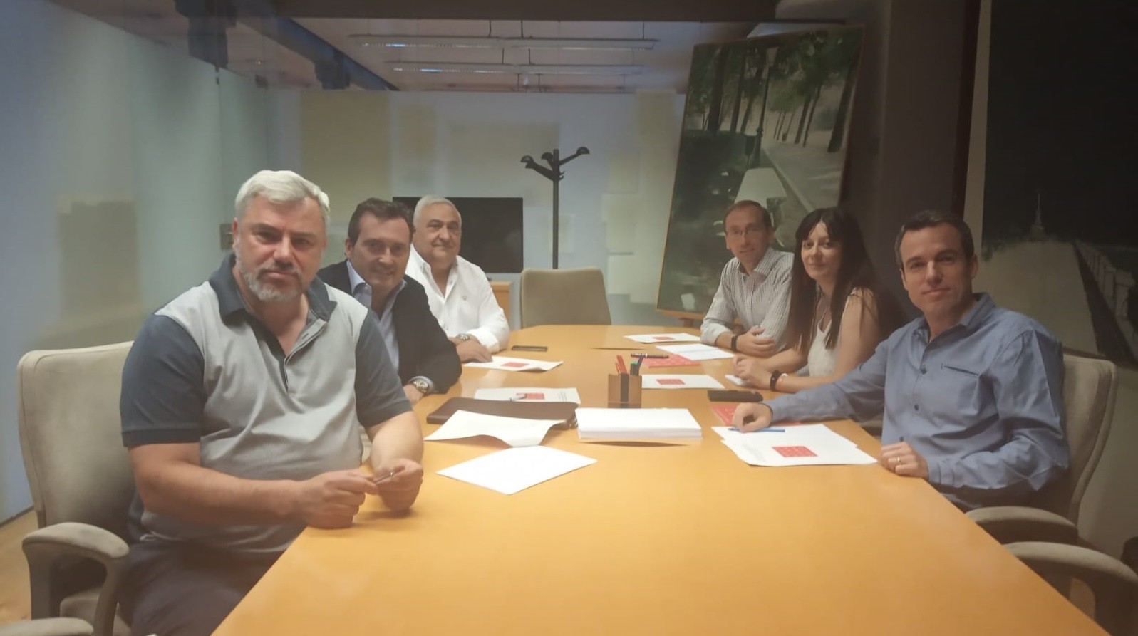 Hostelería Madrid se reúne con el Concejal de Retiro para colaborar en el desarrollo del barrio - La Viña Hostelería Madrid se reúne con el Concejal de Retiro para colaborar en el desarrollo del barrio - La Viña