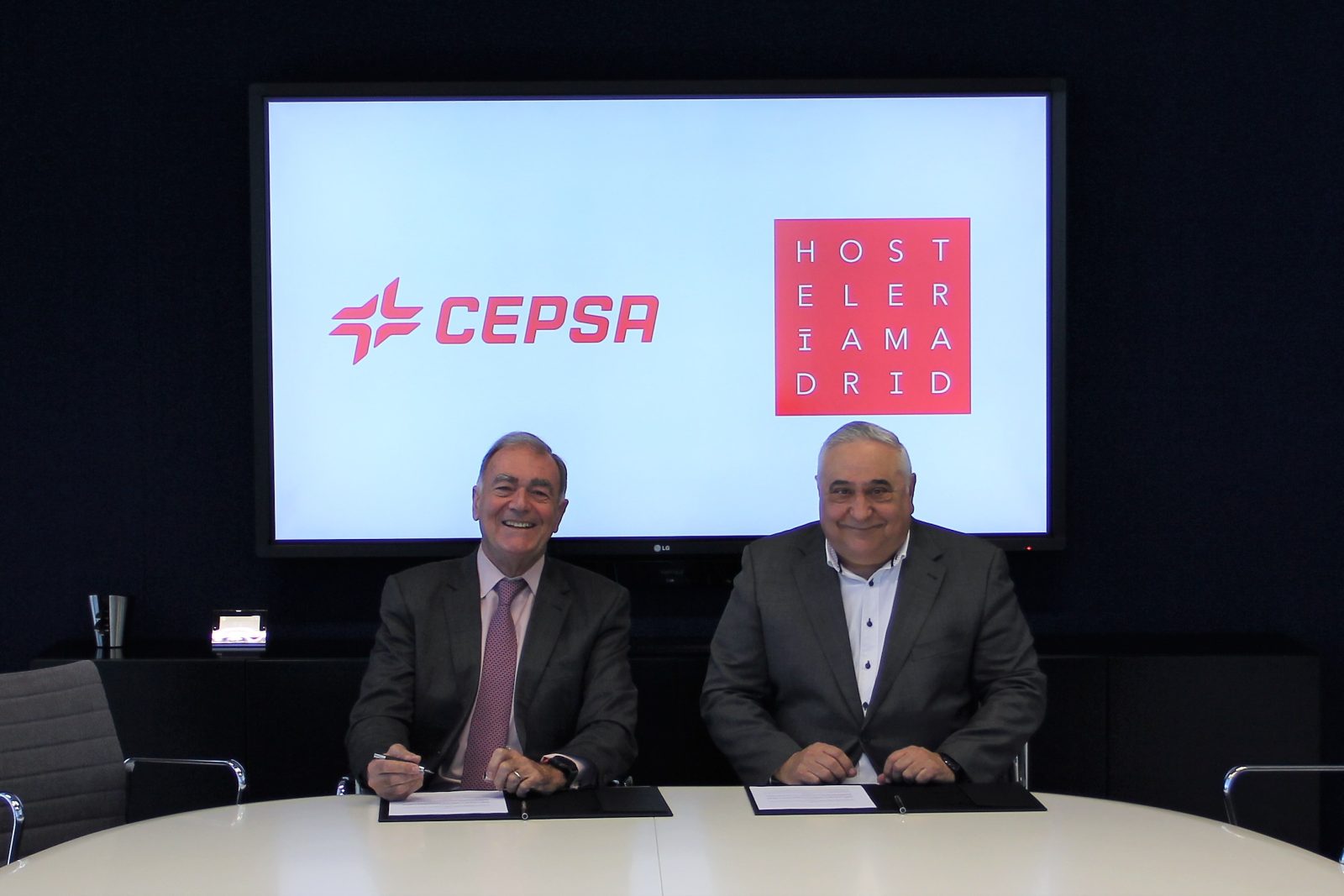 Cepsa y Hostelería Madrid firman un acuerdo para optimizar el consumo de luz, gas y carburante en la hostelería - La Viña Cepsa y Hostelería Madrid firman un acuerdo para optimizar el consumo de luz, gas y carburante en la hostelería - La Viña