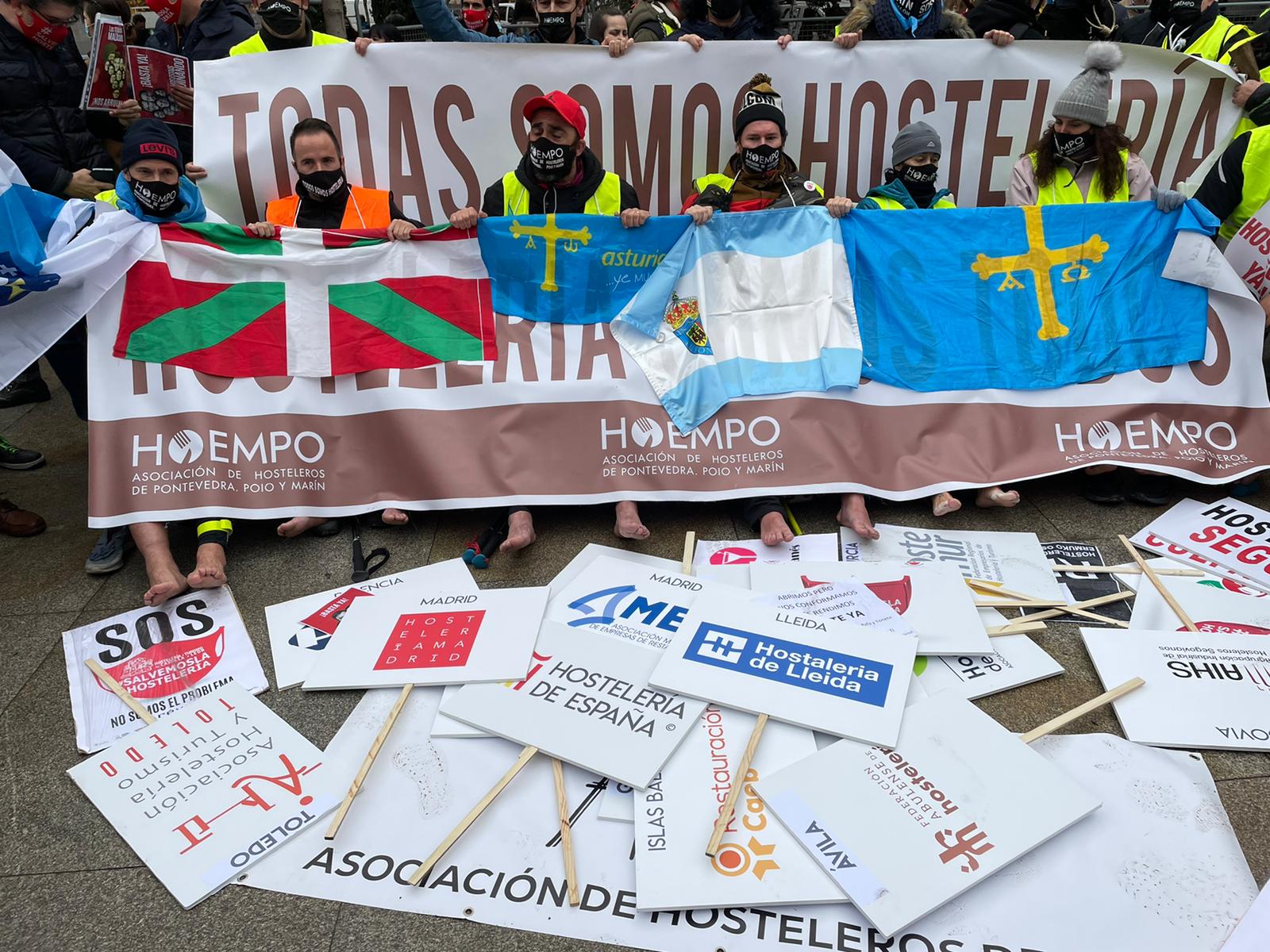 Hostelería Madrid se une a la protesta para exigir ayudas directas para el sector restauración - La Viña Hostelería Madrid se une a la protesta para exigir ayudas directas para el sector restauración - La Viña