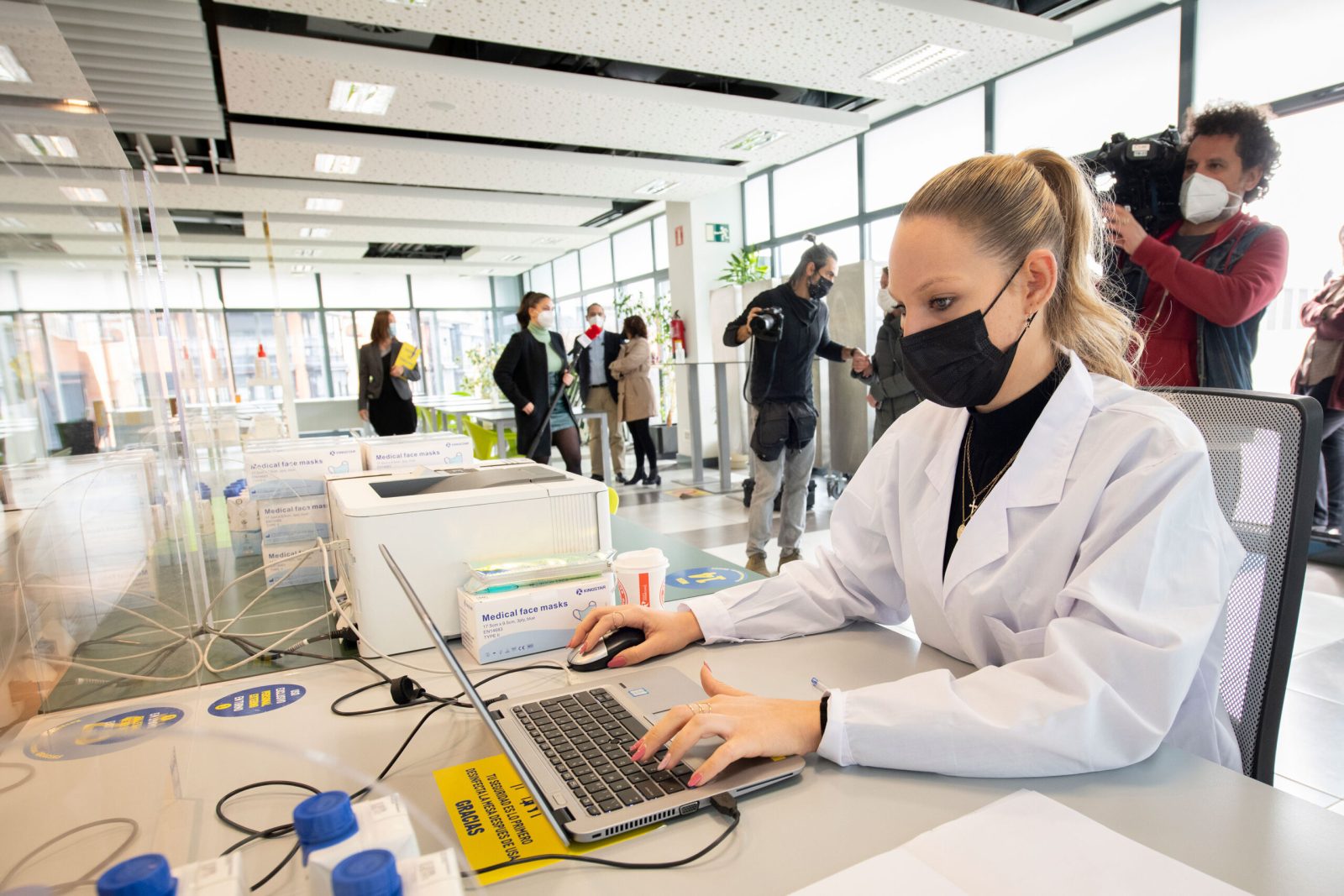 CEOE realizará test de antígenos al sector hostelero de la mano de Makro y Hostelería Madrid - La Viña