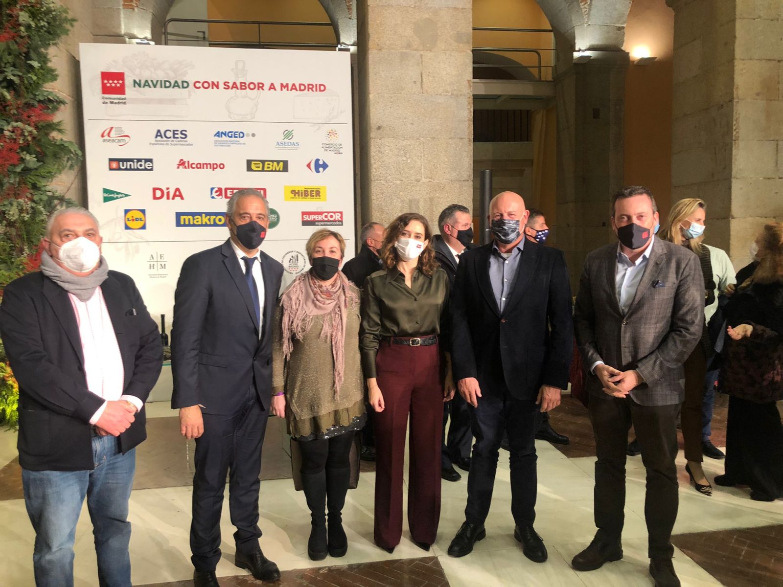 Díaz Ayuso presenta una campaña para fomentar la comercialización de alimentos madrileños en hoteles y restaurantes - La Viña Díaz Ayuso presenta una campaña para fomentar la comercialización de alimentos madrileños en hoteles y restaurantes - La Viña