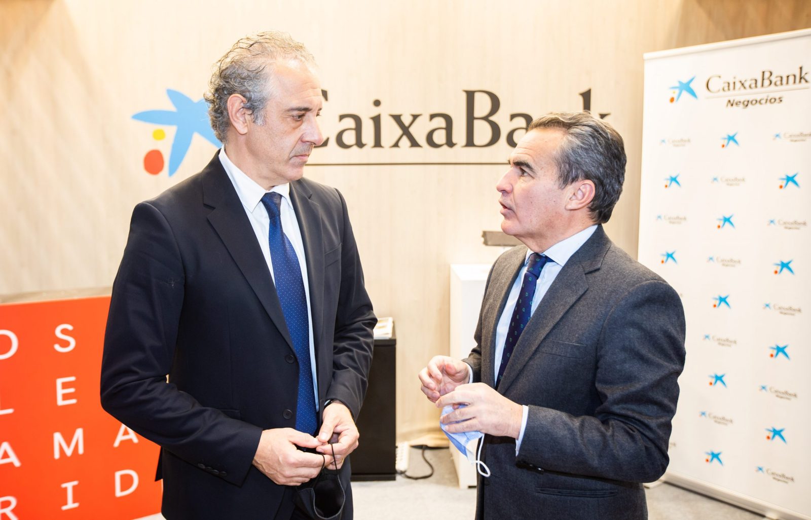 Hostelería Madrid suscribe un acuerdo con Caixabank con servicios exclusivos para el canal Horeca - La Viña