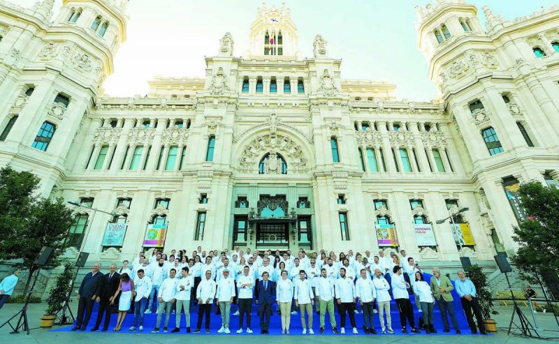 Almeida reconoce el papel de la hostelería en Cibeles - La Viña Almeida reconoce el papel de la hostelería en Cibeles - La Viña