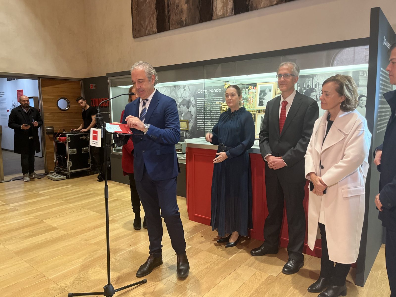 La Comunidad y Hostelería Madrid le rinden homenaje a la restauración con la exposición Toda una Vida: 140 aniversario de Hostelería Madrid - La Viña