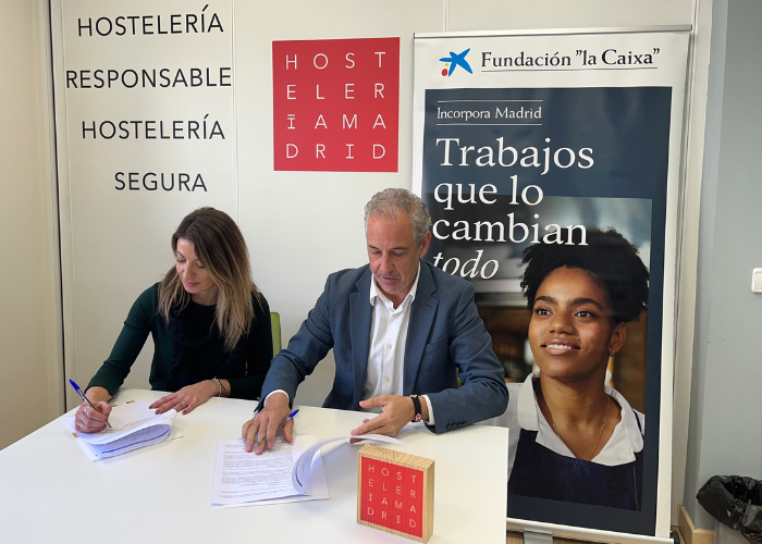 Hostelería Madrid y Fundación Tomillo firman un acuerdo para la inserción laboral de trabajadores con riesgo de exclusión - La Viña