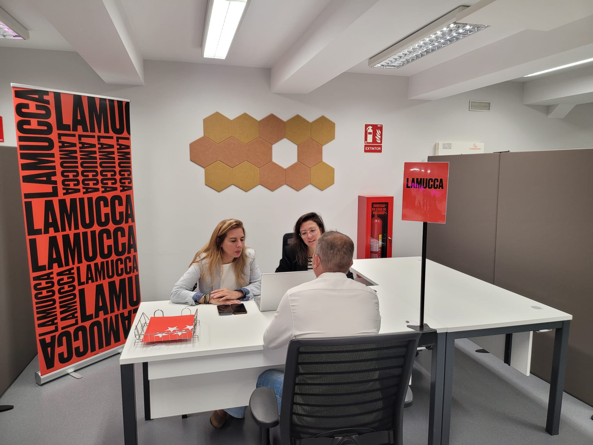 Hostelería Madrid y el Servicio Regional de Empleo celebran con éxito la primera edición del Speed Job Dating - La Viña