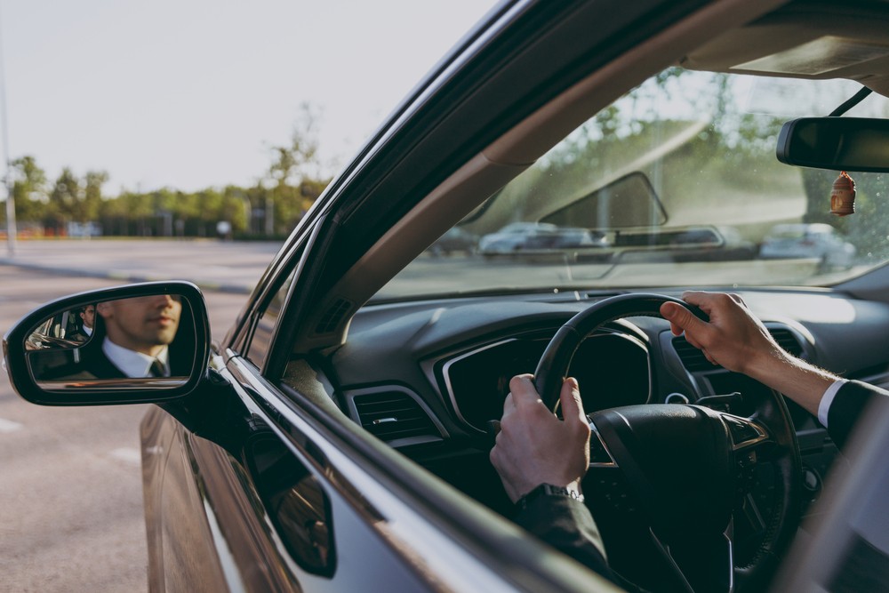 Nuevos criterios de Hacienda para la deducción de los coches de empresa - La Viña