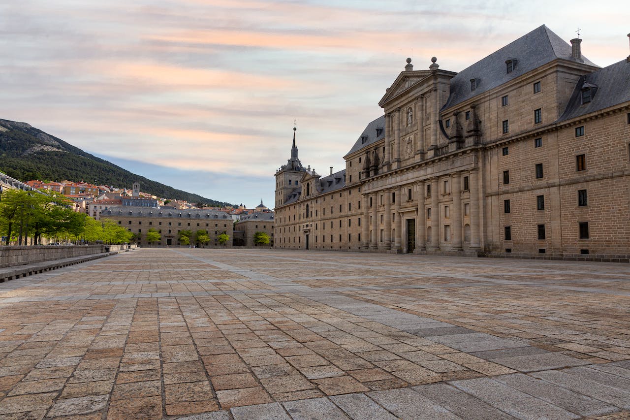 El Escorial lanza varias iniciativas para dinamizar el comercio y la hostelería - La Viña El Escorial lanza varias iniciativas para dinamizar el comercio y la hostelería - La Viña