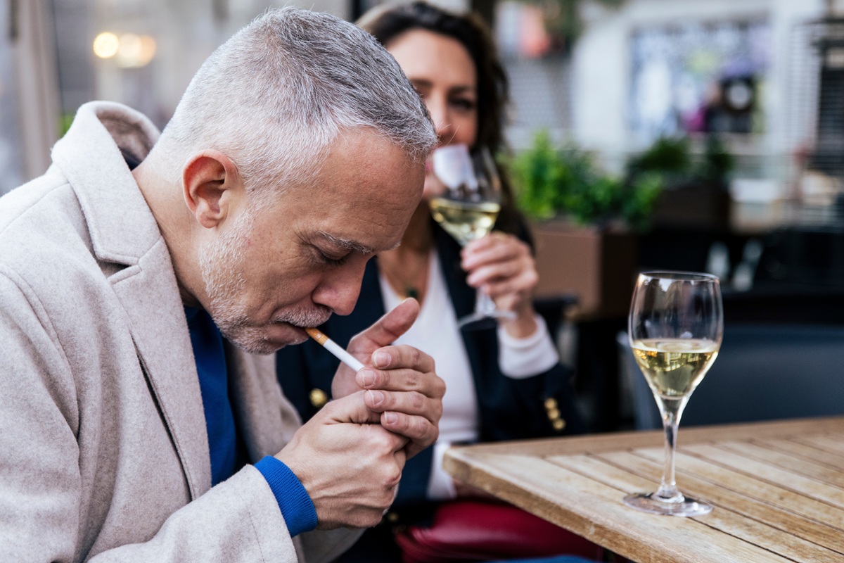 Aprobado el Anteproyecto de Ley que prohibirá fumar en las terrazas de bares y restaurantes - La Viña