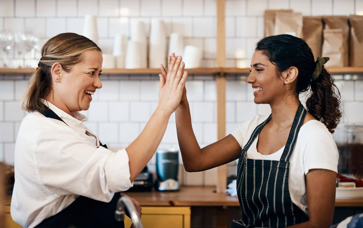 Incentivos para empleados de restaurantes: cómo motivar a tu equipo - La Viña Incentivos para empleados de restaurantes: cómo motivar a tu equipo - La Viña