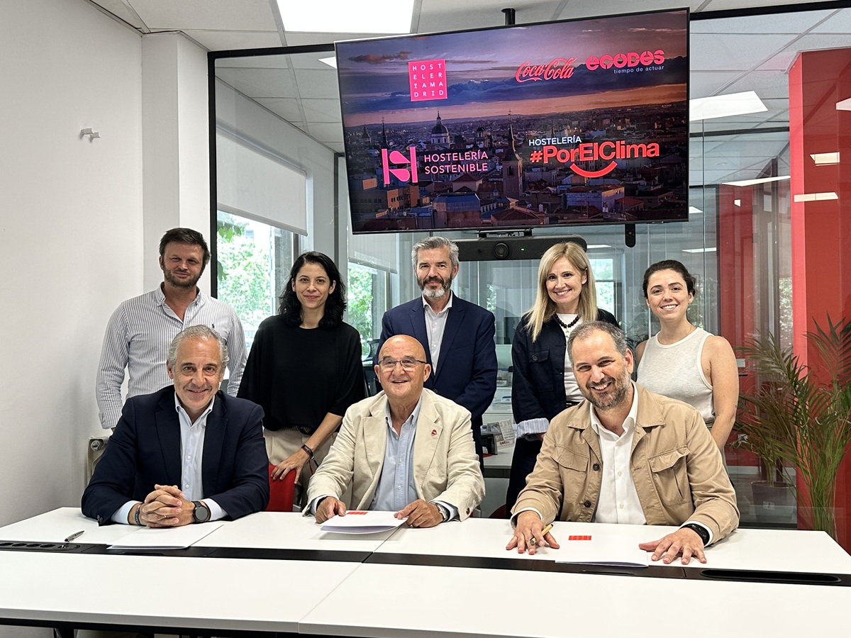 Hostelería Madrid, Coca-Cola y ECODES firman un acuerdo para impulsar la sostenibilidad y la descarbonización del sector hostelero madrileño - La Viña