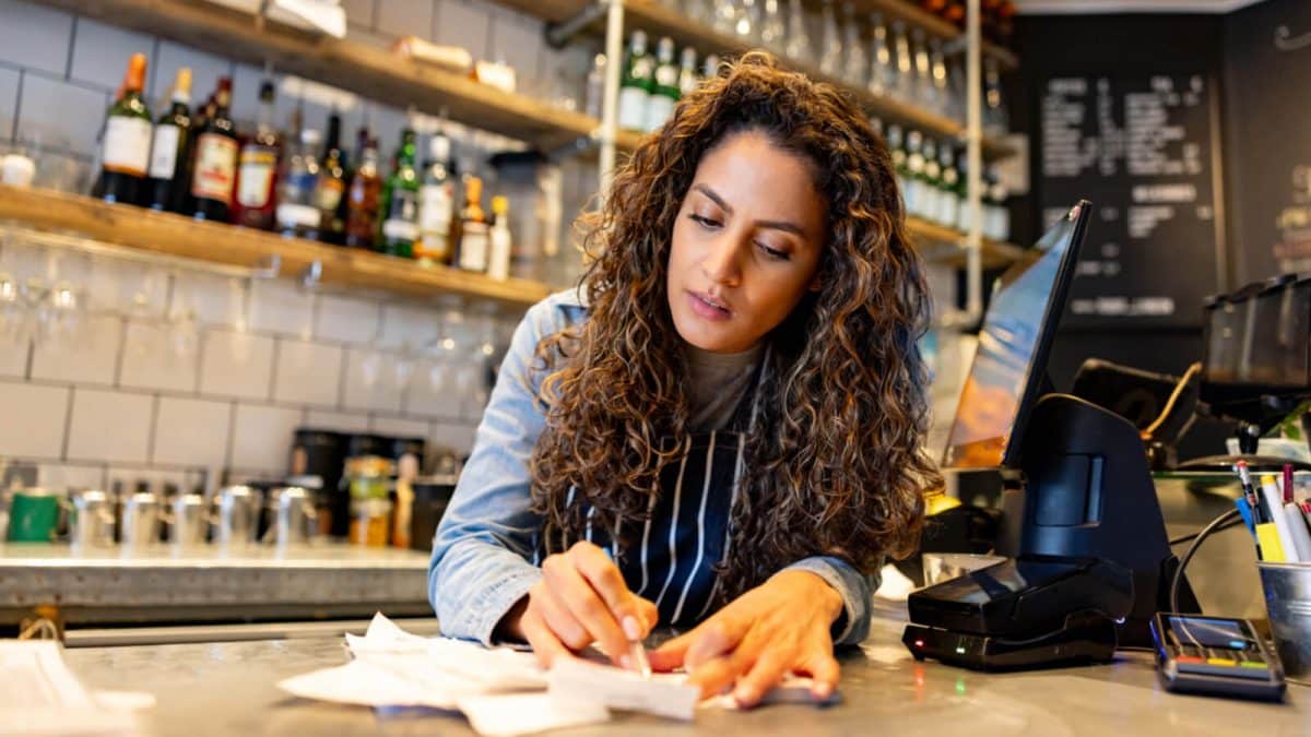 Consultoría económica y plan de viabilidad para abrir un bar o cafetería